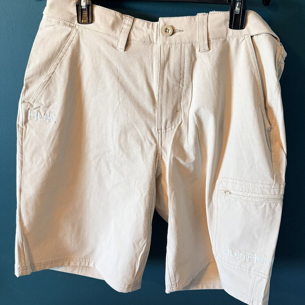 Huk Next Level Men's Shorts. Size large. NWT